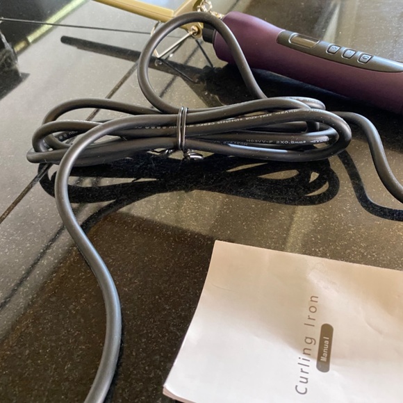 PROFESSIONAL CURLING IRON 3/4 Iinches - Picture 6 of 16